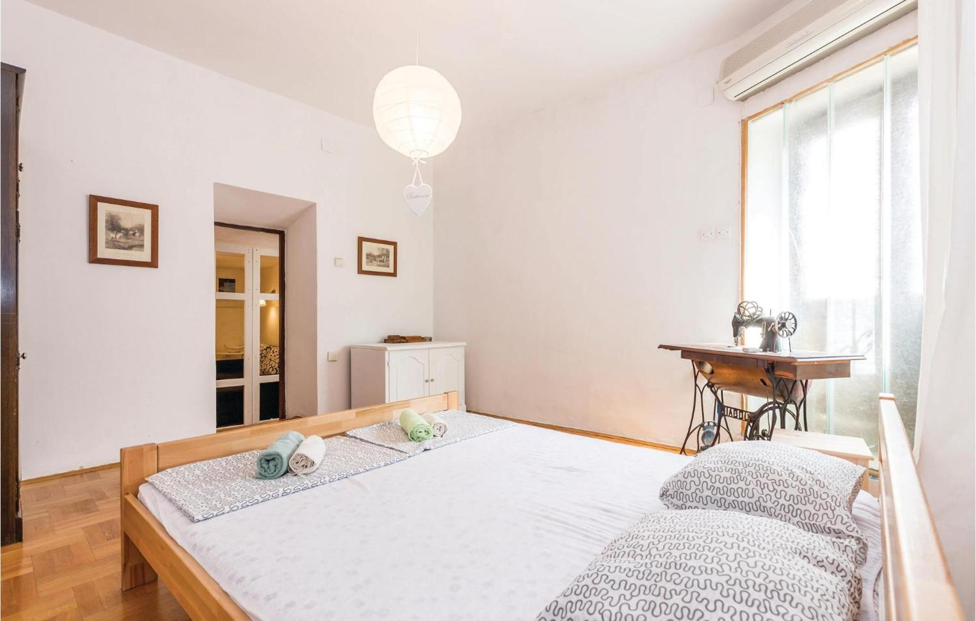 Amazing Apartment In Novi Vinodolski With Wifi Esterno foto