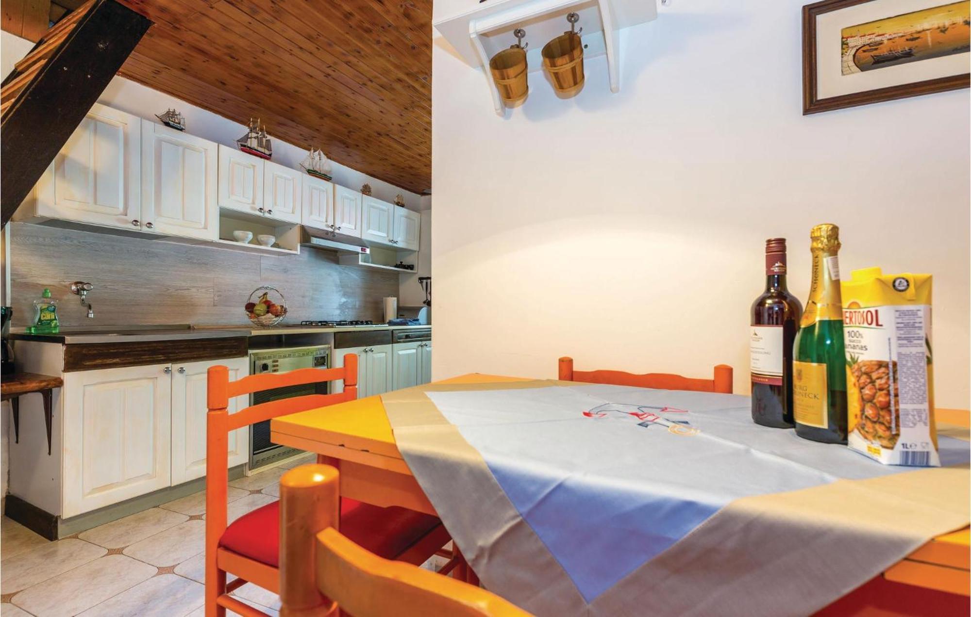 Amazing Apartment In Novi Vinodolski With Wifi Esterno foto