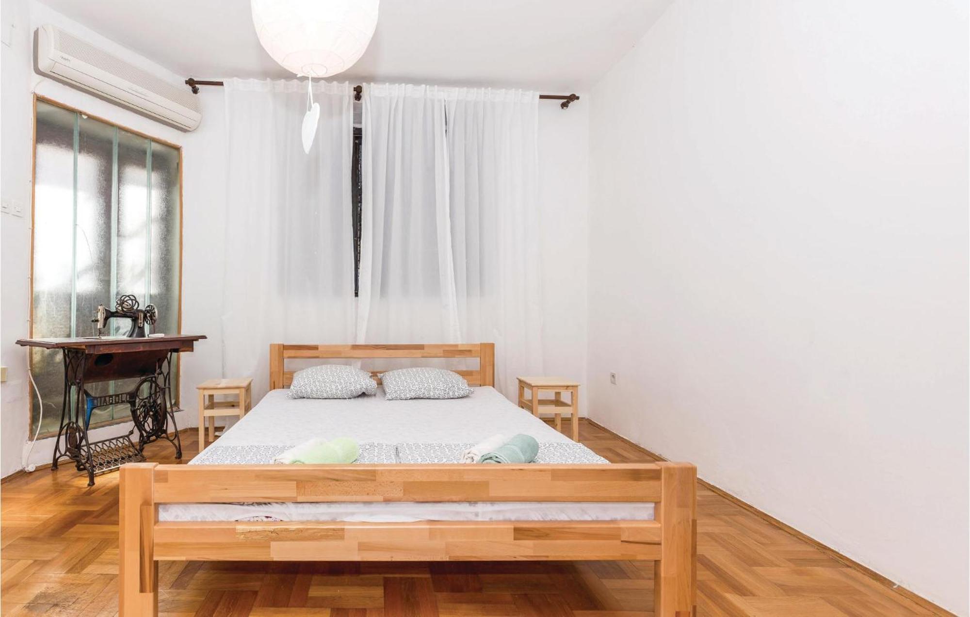 Amazing Apartment In Novi Vinodolski With Wifi Esterno foto
